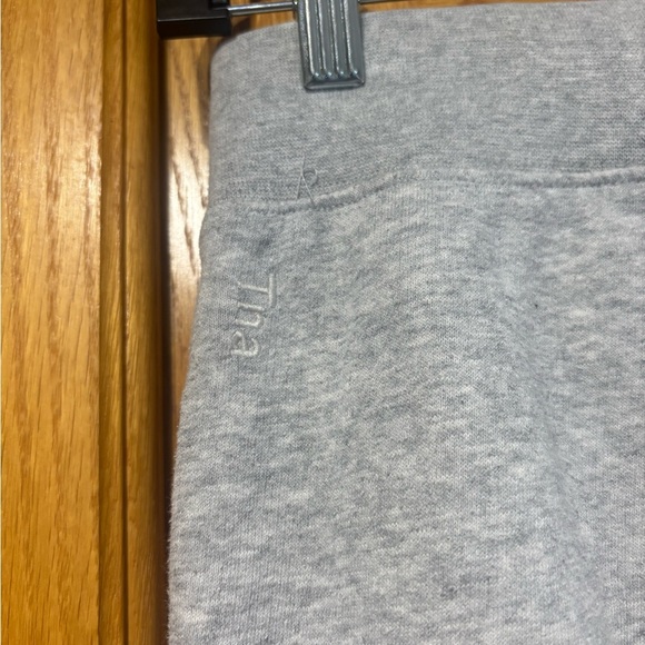 TNA Aritzia Airy AF Heather Gray Sweatpants XS - Picture 5 of 8